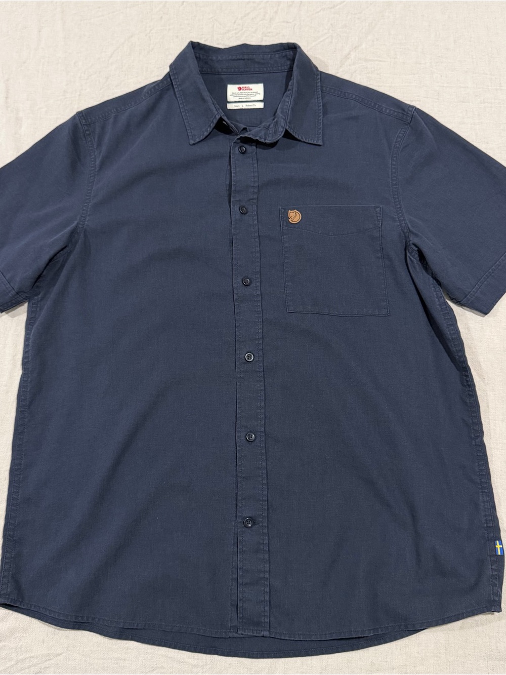 Fjallraven Men's Navy Short-Sleeve Button-Down Shirt